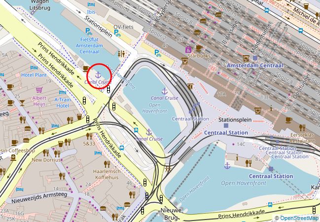 アムステルダム中央駅向かい LOVERS社船着場